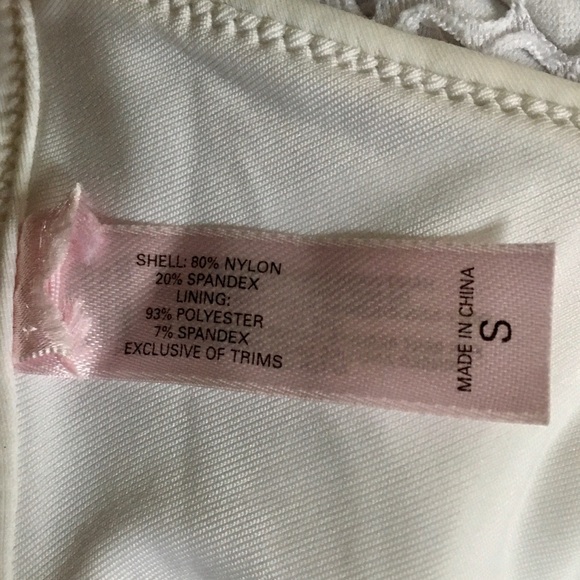 VICTORIA’S SECRET TANKINI TOP SIZE SMALL - Picture 6 of 7